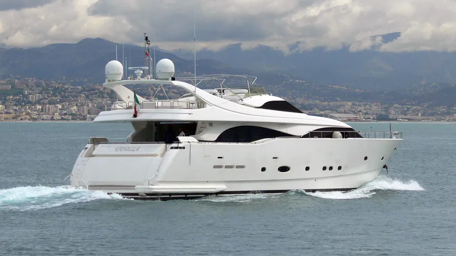 lady-vanilla-motor-yacht-ferretti-custom-line-94-2002-29m-cruising