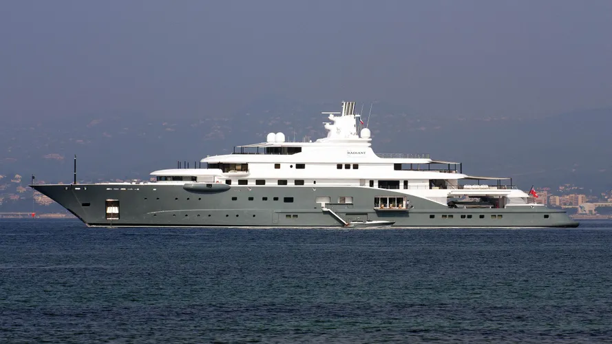 radiant-motor-yacht-lurssen-2009-110m-profile