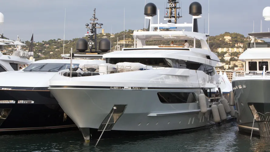 only-one-motor-yacht-baglietto-46m-2015-bow