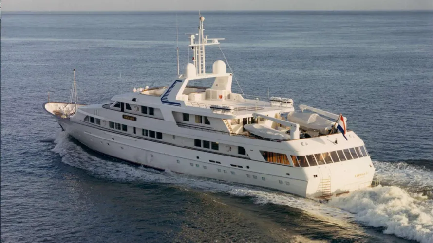 valmar-ve-motor-yacht-feadship-1986-55m-cruising