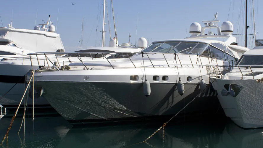 silver-sky-motor-yacht-overmarine-mangusta-80-ipen-ht-2006-25m-bow-profile