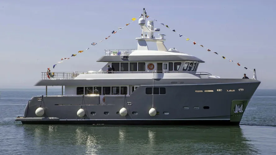 gra-nil-motor-yacht-cantiere-delle-marche-darwin-86-2014-26m-profile