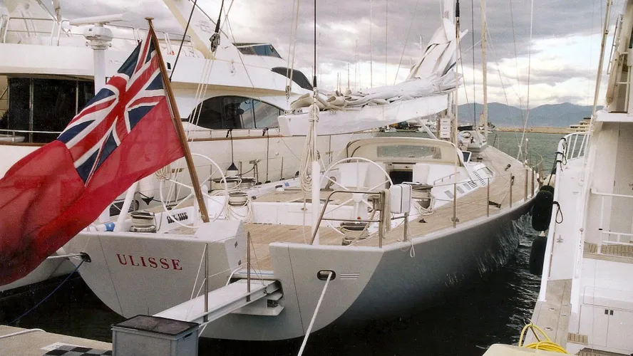 ulisse-sailing-yacht-green-marine-20000-32m-stern