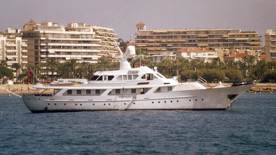 la-venetia--motor-yacht-benetti-1975-38m-profile