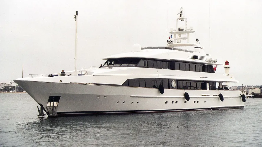 ostar-motor-yacht-feadship-1999-52m-profile
