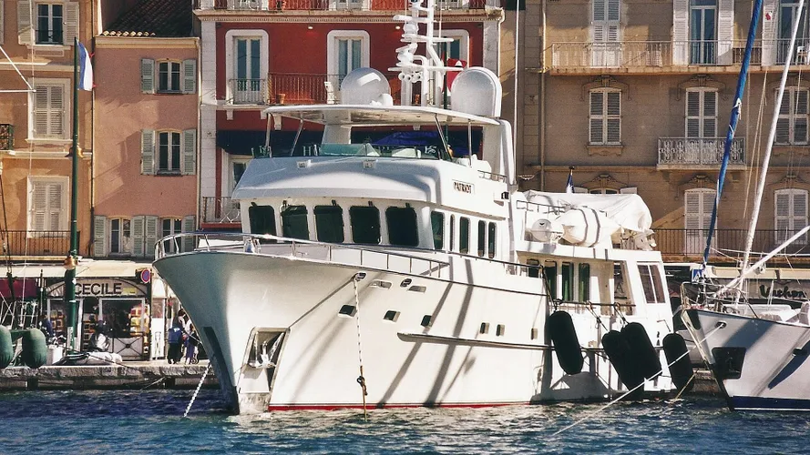 gayle-force-c1-explorer-yacht-bloemsma-van-breemen-2003-29m-bow