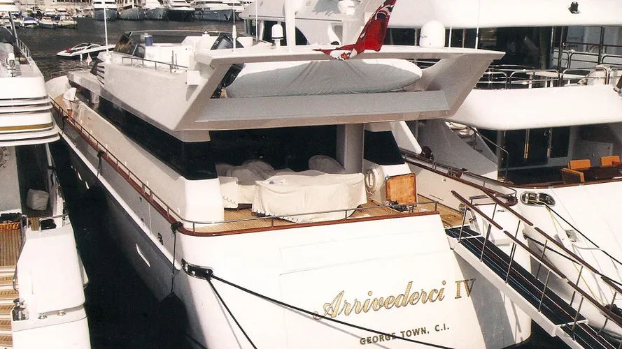 arrivederci-iv-motor-yacht-cantieri-di-pisa-akhir-34s-1998-34m-stern