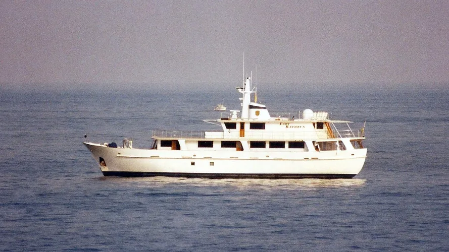 nataly-explorer-yacht-cheoy-lee-1977-40m-profile