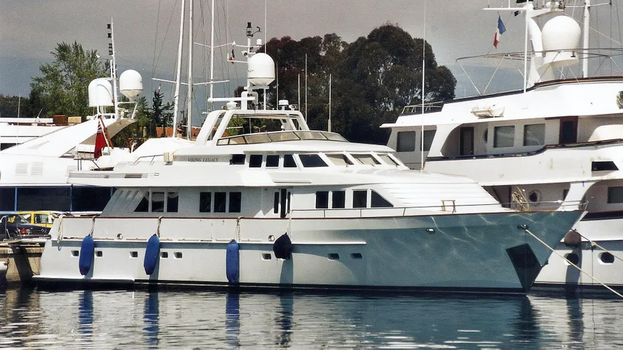 sea-raes-viking-legacy-motor-yacht-farocean-1997-29m-berth