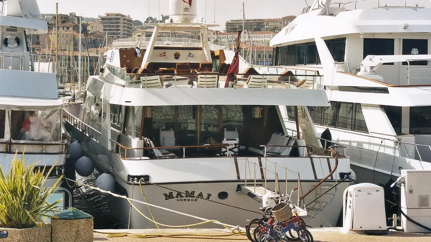 saudades-motor-yacht-cnl-admiral-35-1981-36m-stern