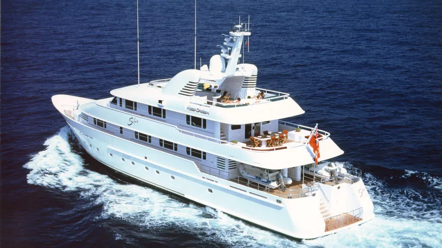 solaia-motor-yacht-hakvoort-2001-40m-cruising