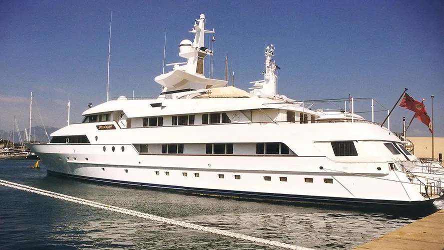 paris-i-motor-yacht-amels-1991-56m-profile