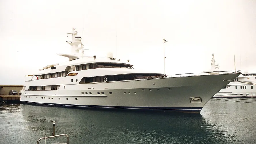 paris-i-motor-yacht-amels-1991-56m-half-profile