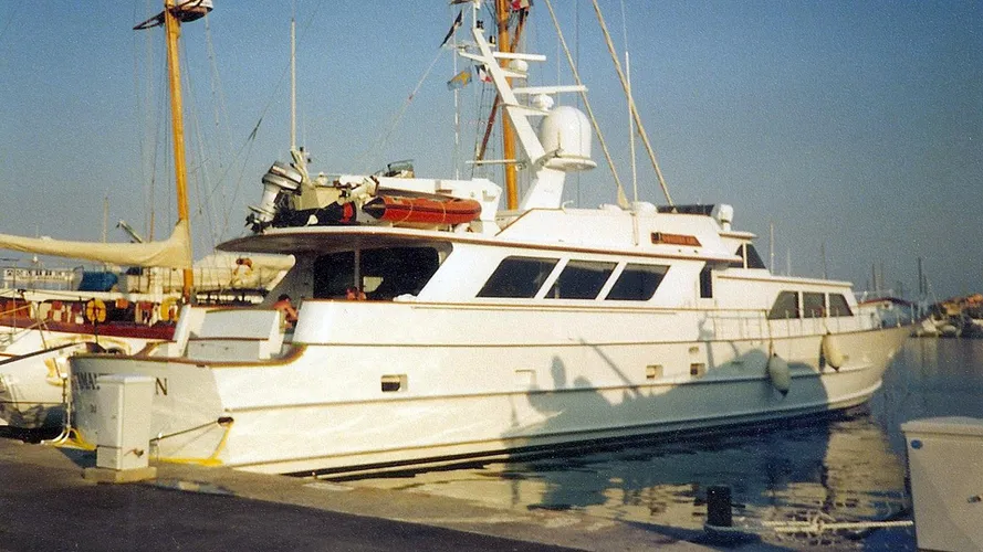 auriane petar k motoryacht broward 1986 30m half stern