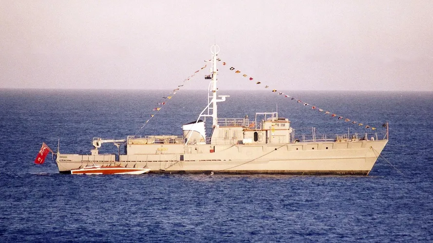 tubingen-explorer-yacht-burmester-1958-47m-profile