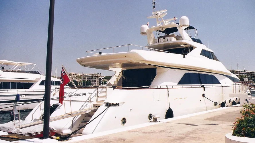sheleila-motor-yacht-couach-3600-2002-37m-stern
