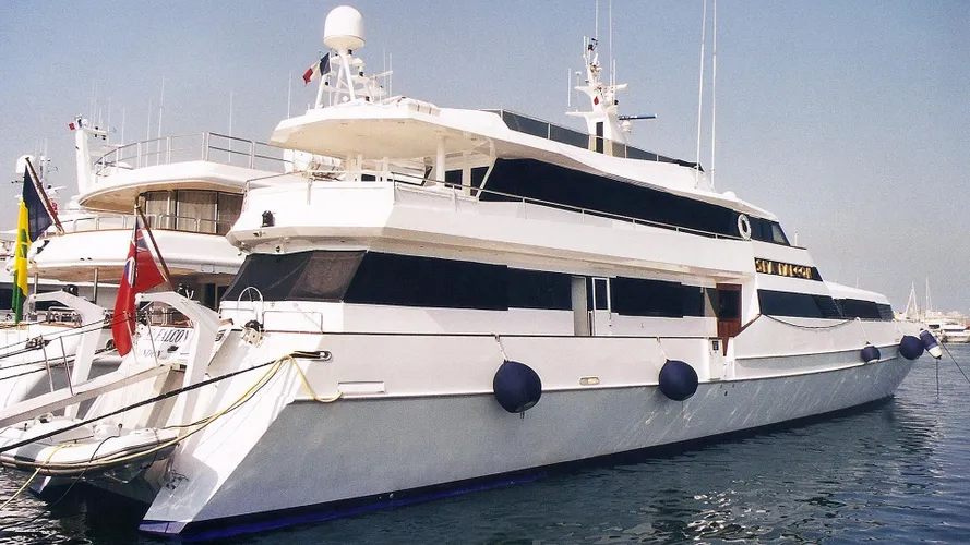 sea-falcon-motor-yacht-angus-1989-44m-stern