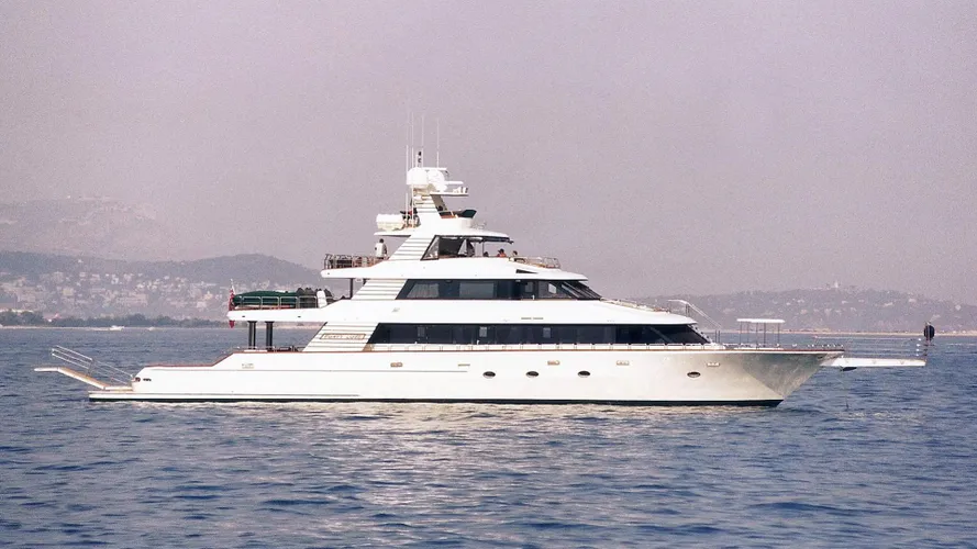 forty-love-motor-yacht-deep-sea-marine-2002-42m-profile