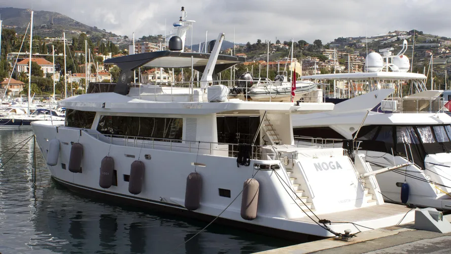 noga-explorer-yacht-cantiere-delle-marche-nauta-90-2014-28m-stern