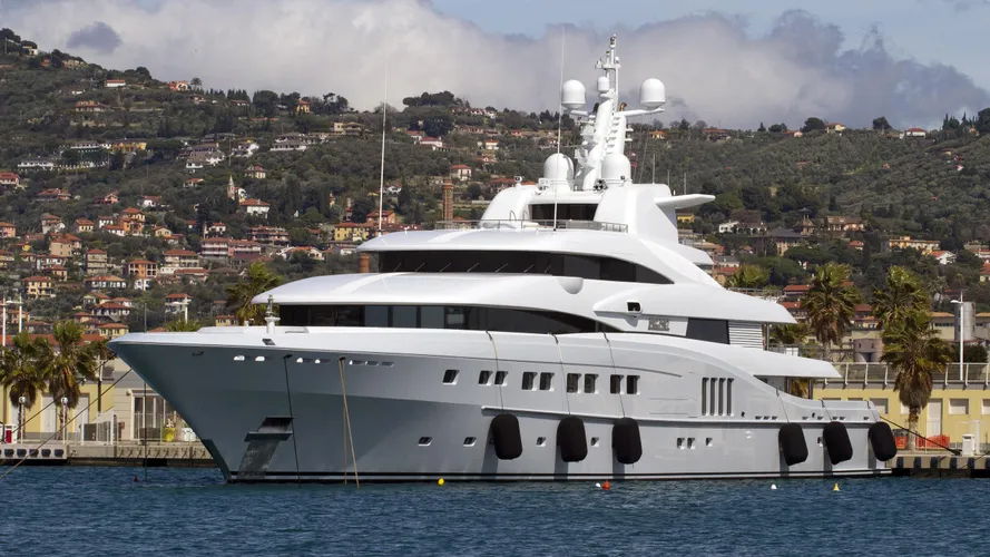 secret-motor-yacht-abeking-rasmusssen-2013-82m-bow-profile