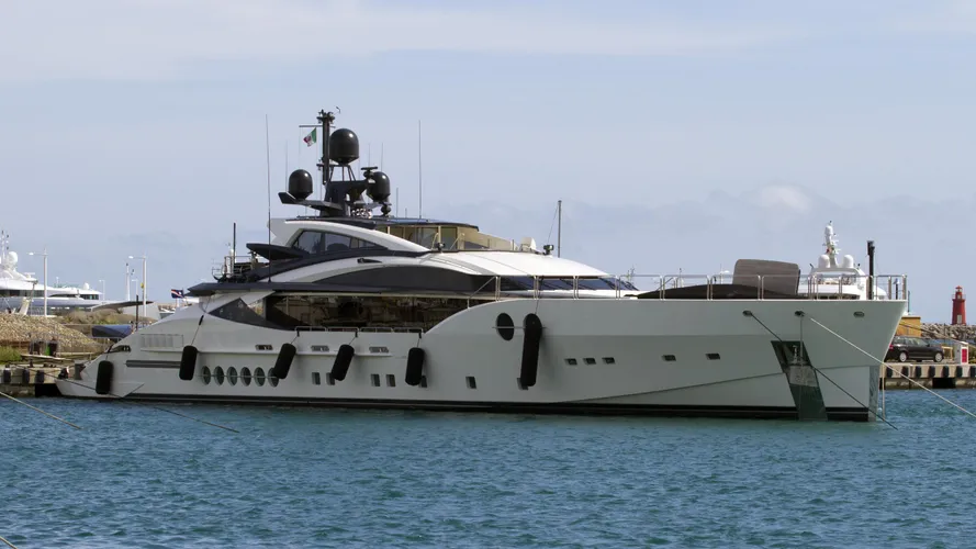 bliss-motor-yacht-palmer-johnson-2014-52m-half-profile