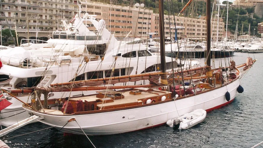 midsummer-saling-yacht-van-der-windt-1910-35m-moored