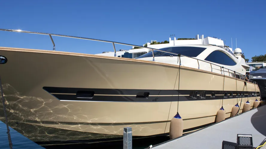 moser 2 pachamama motoryacht cerri cantieri navali 2012 26m half profile