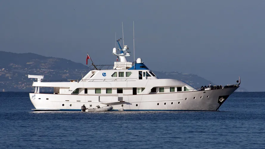 ayla-jack-blu-motor-yacht-benetti-1981-30m-profile