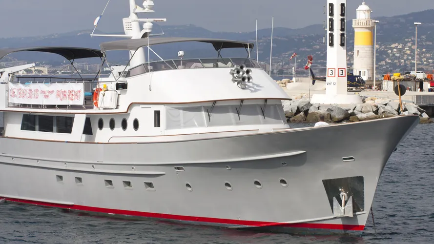 mojito-motor-yacht-breaux-baycraft-1969-33m-half-profile