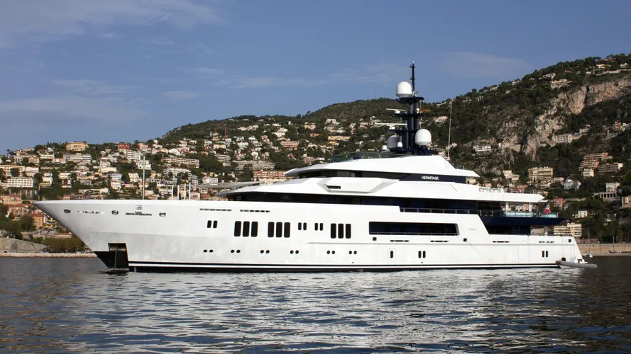 hermitage-yacht-exterior