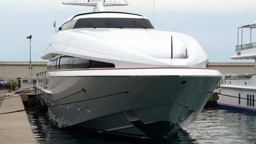 adler-motor-yacht-vector-2005-41m-bow