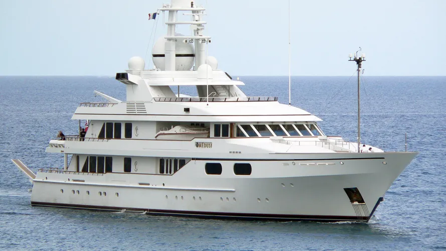 meduse-motor-yacht-feadship-1996-61m-half-profile