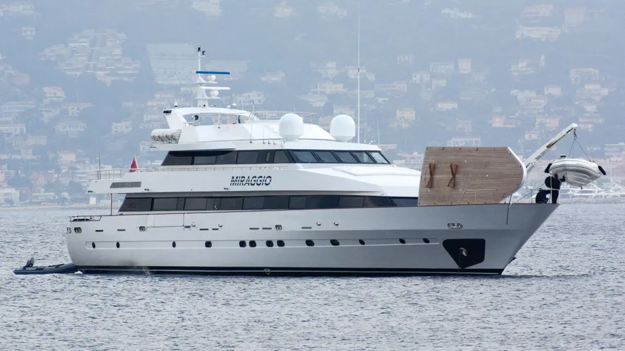miraggio-motor-yacht-siar-moschini-1988-41m-half-profile