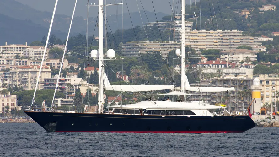 is-a-rose-sailing-yacht-perini-navi-2003-50m-profile