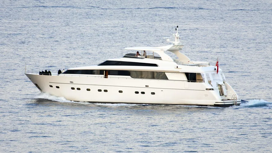 marcelina-of-london-motor-yacht-sanlorenzo-88-2007-27m-stern-half-profile