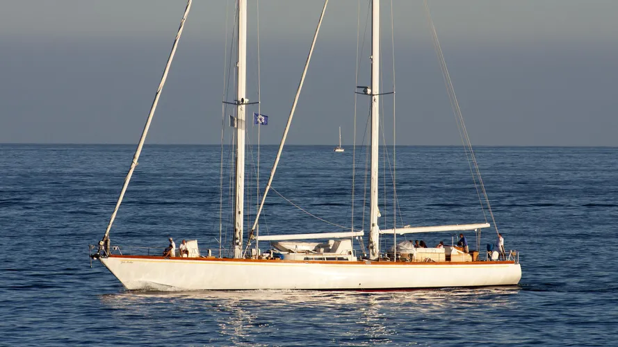 julie-mother-sailing-yacht-sangermani-1978-30m-profile