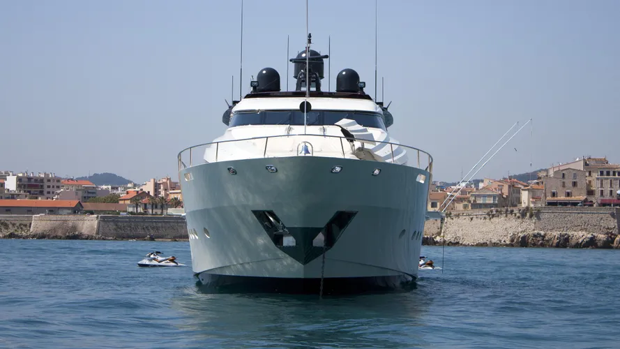 clifford-ii-motor-yacht-palmer-johnson-150-my-2008-46m-bow