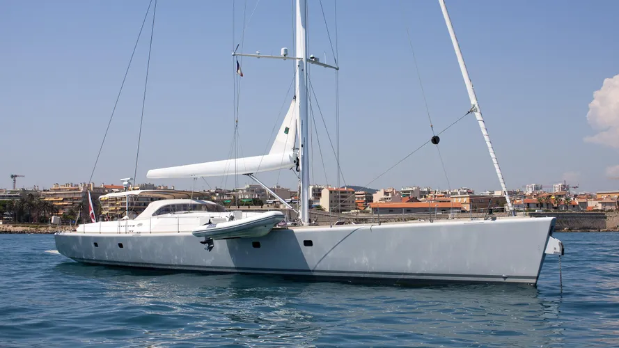 sindonemo-sailing-yacht-yachting-developments-2000-31m-half-profile