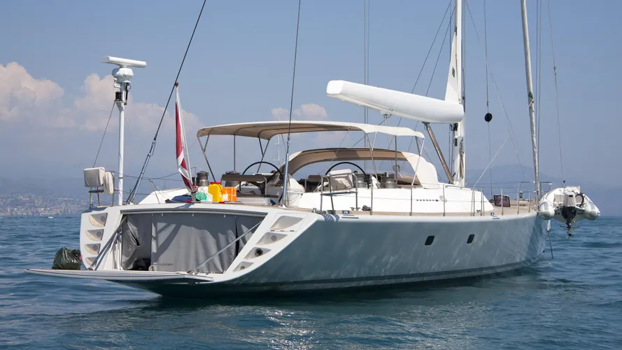 sindonemo-sailing-yacht-yachting-developments-2000-31m-stern