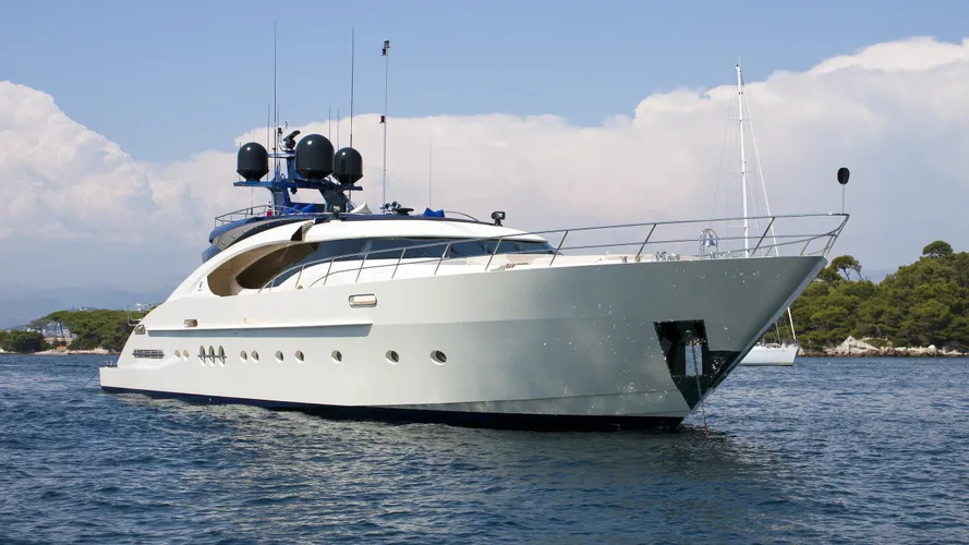 plus-too-motor-yacht-palmer-johnson-135-my-2008-41m-half-profile