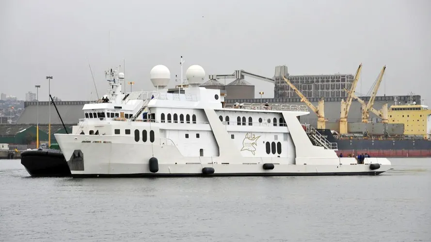 explorer-danah-explorer-motor-yacht-candies-shipbuilders-1981-52m-profile-after-refit