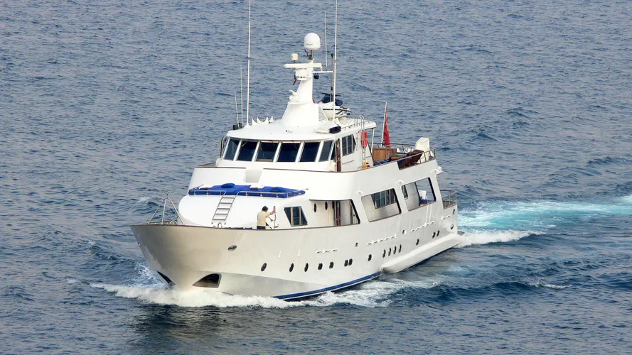 ava-motor-yacht-crn-1976-40m-bow-cruising