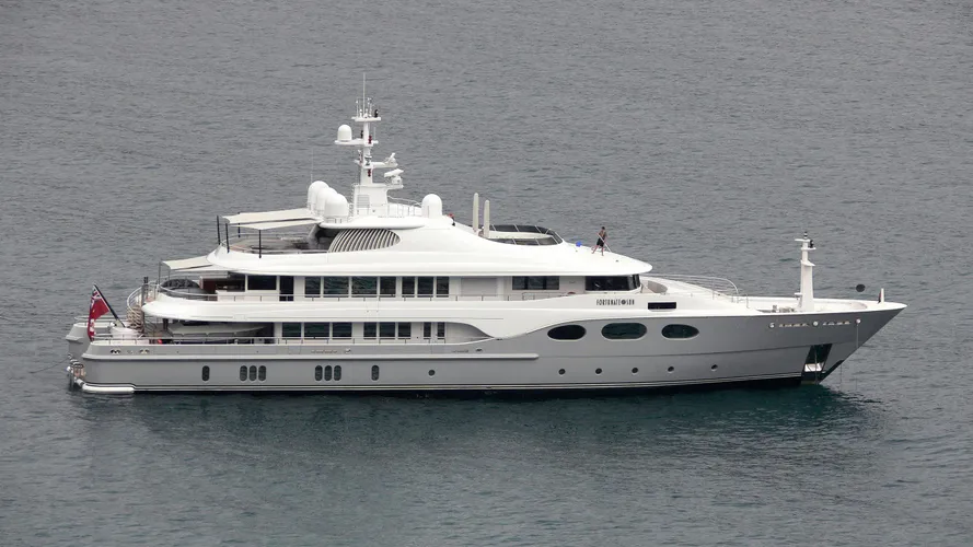 fortunate-sun-motor-yacht-oceanfast-2003-54m-profile