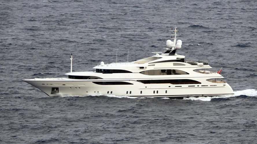jaguar-motor-yacht-benetti-2005-56m-cruising-profile