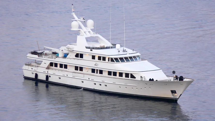 constance-motor-yacht-feadship-1986-46m-half-profile