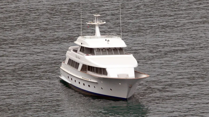 pacific-mermaid-motor-yacht-winter-1995-32m-bow
