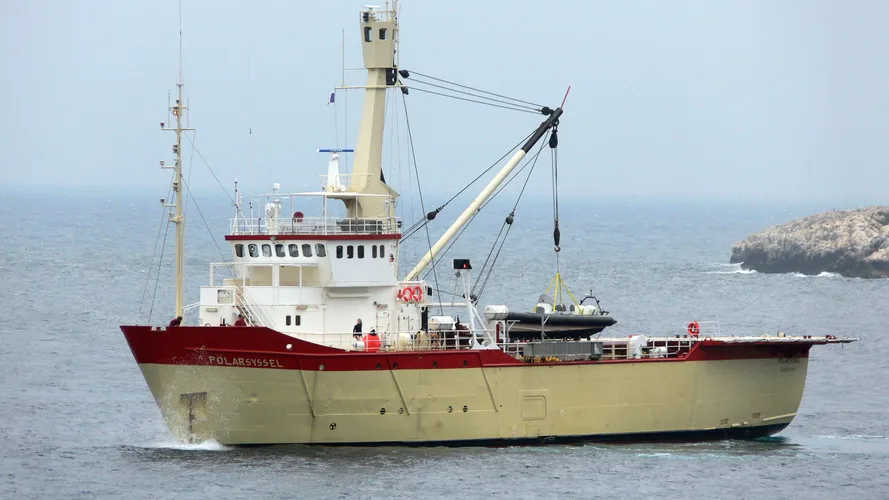 polarsyssel-expedition-yacht-hoivolds-1976-50m-half-profile-anchor