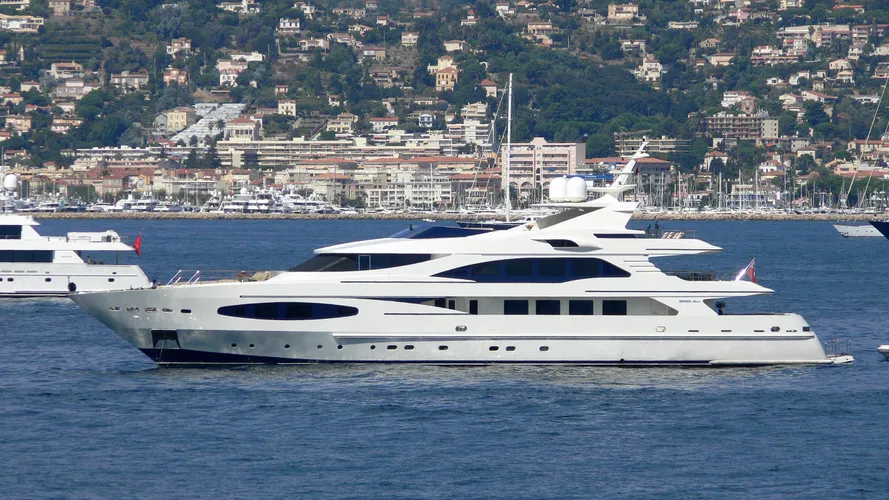 princess-iolanthe-motor-yacht-mondomarine-2006-45m-profile