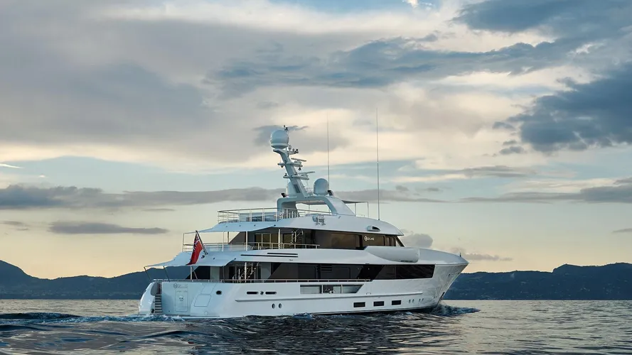 moon-sand-motor-yacht-feadship-2015-44m-profile-berth