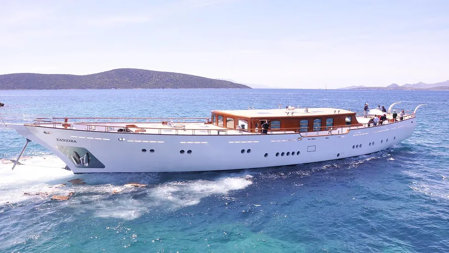 zanziba-sailing-yacht-archipelago-46m-2015-profile-launch